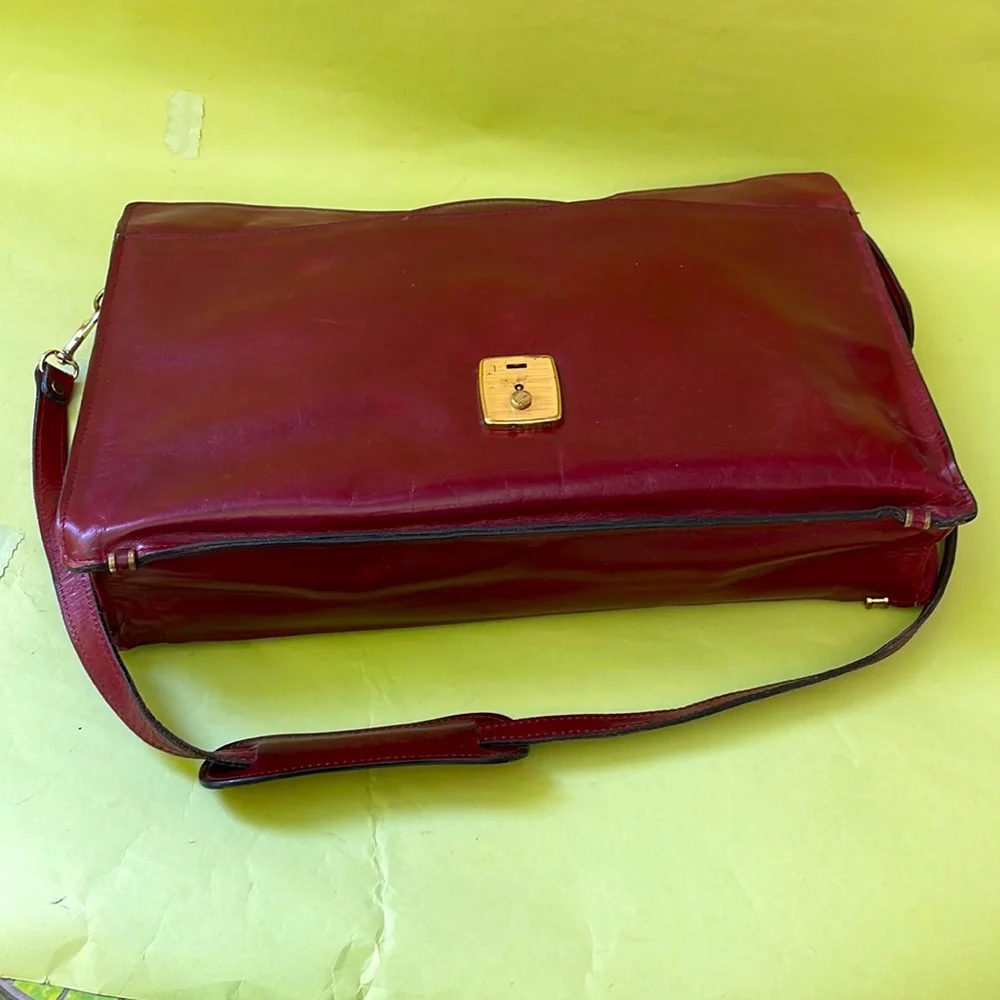 Vintage 90’s burgundy leather laptop bag